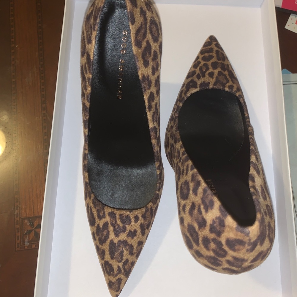 New Good American The Icon Pointed Toe Pump size 7 leopard